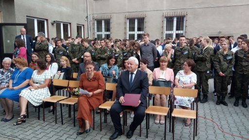 Rozdanie świadectw w ZSP2 w Jaworznie