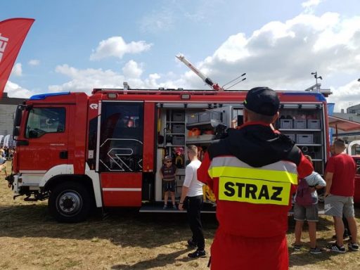 II Ogólnopolski Zlot Czerwonych Samochodów w Poznaniu