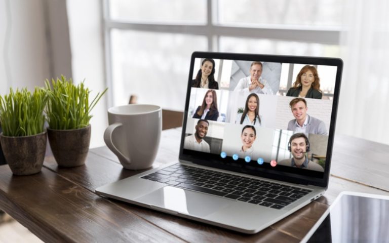 Bezpłatne webinaria rozwojowe dla studentów