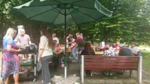 Warsztaty Studentów WSB w ogrodzie Domu Pomocy Społecznej w Gdańsku