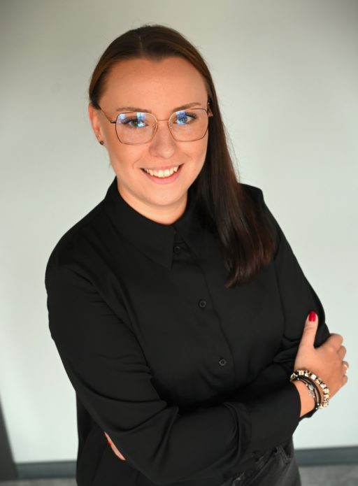 Dr Ksymena KMIEĆ