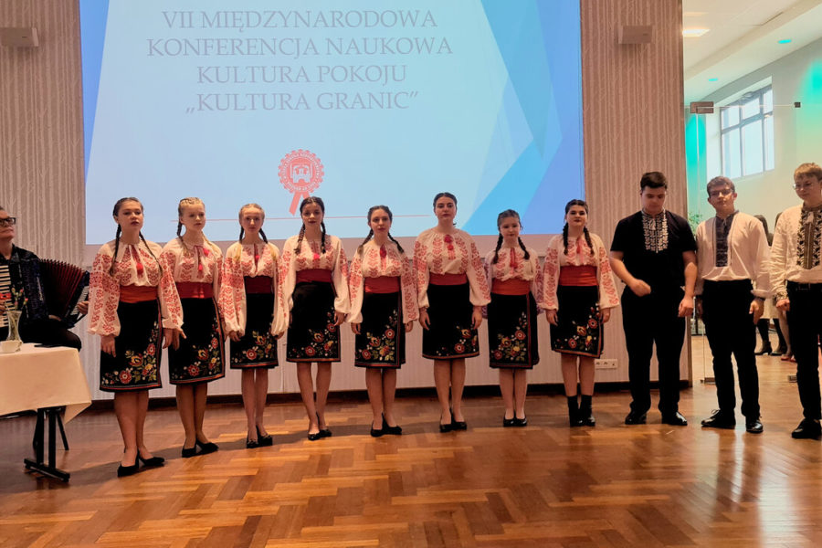 Zespół ukraiński Żurawki - VII Międzynarodowa Konferencja Naukowa Kultura Pokoju Kultura Granic