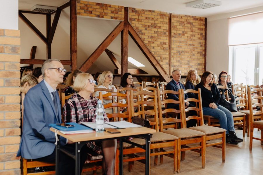 Konferencja metodyczna Jak uczyć lepiej Humanista wobec wyzwań współczesnej edukacji- ośrodek doskonalenia zawodowego w Bartoszycach - studenci WSB
