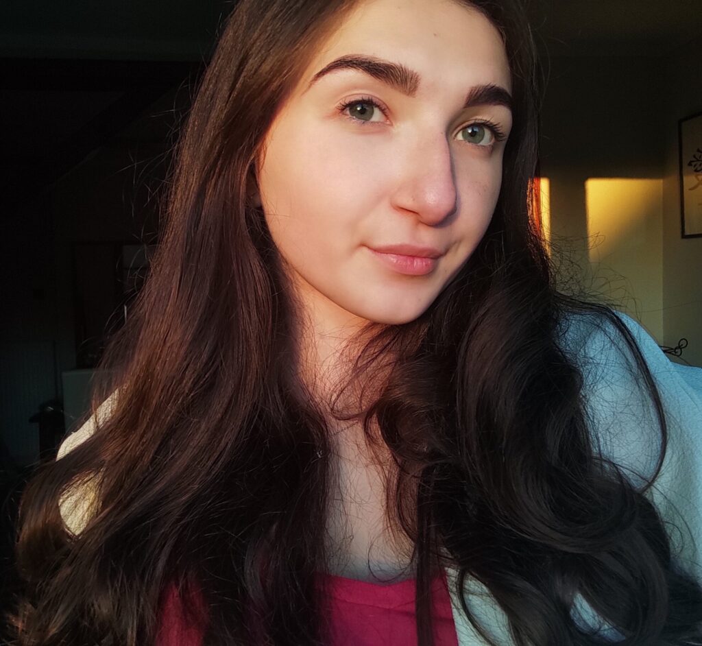Martyna JACKOWSKA jest absolwentką studiów licencjackich z