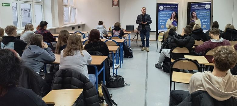 Uczestnicy i prelegenci podczas Dzień Otwarty z Sztuczną Inteligencją w Jaworznie