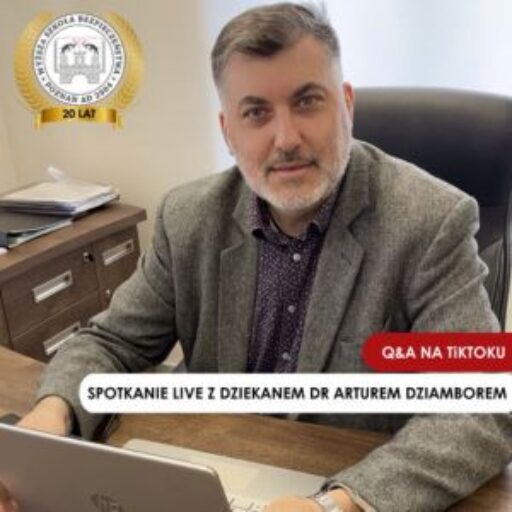 Q&A z Dziekanem dr Arturem Dziamborem